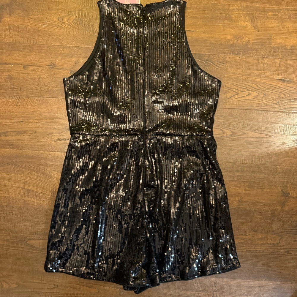 PrettyLittleThing Black Sequin Sleeveless Romper - Picture 4 of 7